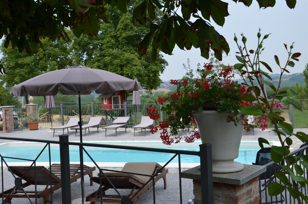Cascina Castagneto Hotel Castell'Alfero Exterior photo